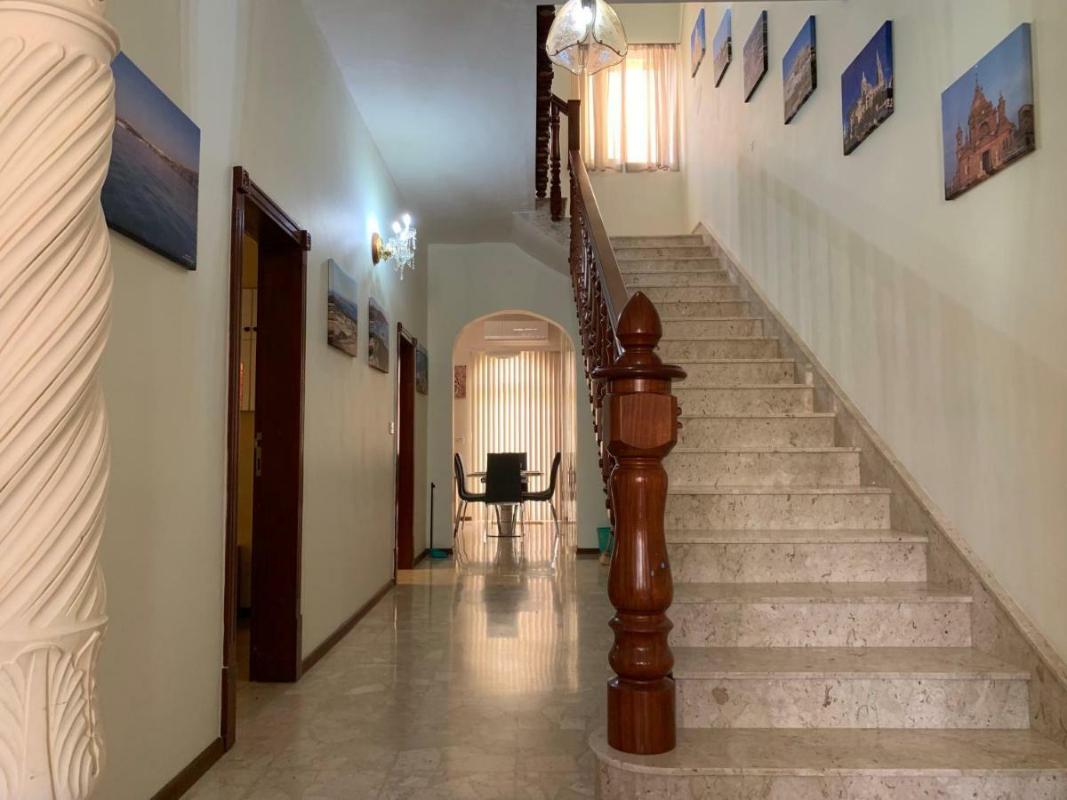 Cloud 9 Residence Għajnsielem Buitenkant foto